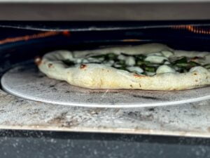 grüne Spargelpizza im Witt Rotante 1