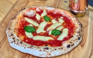 Pizza Margherita Rezept Header Foto