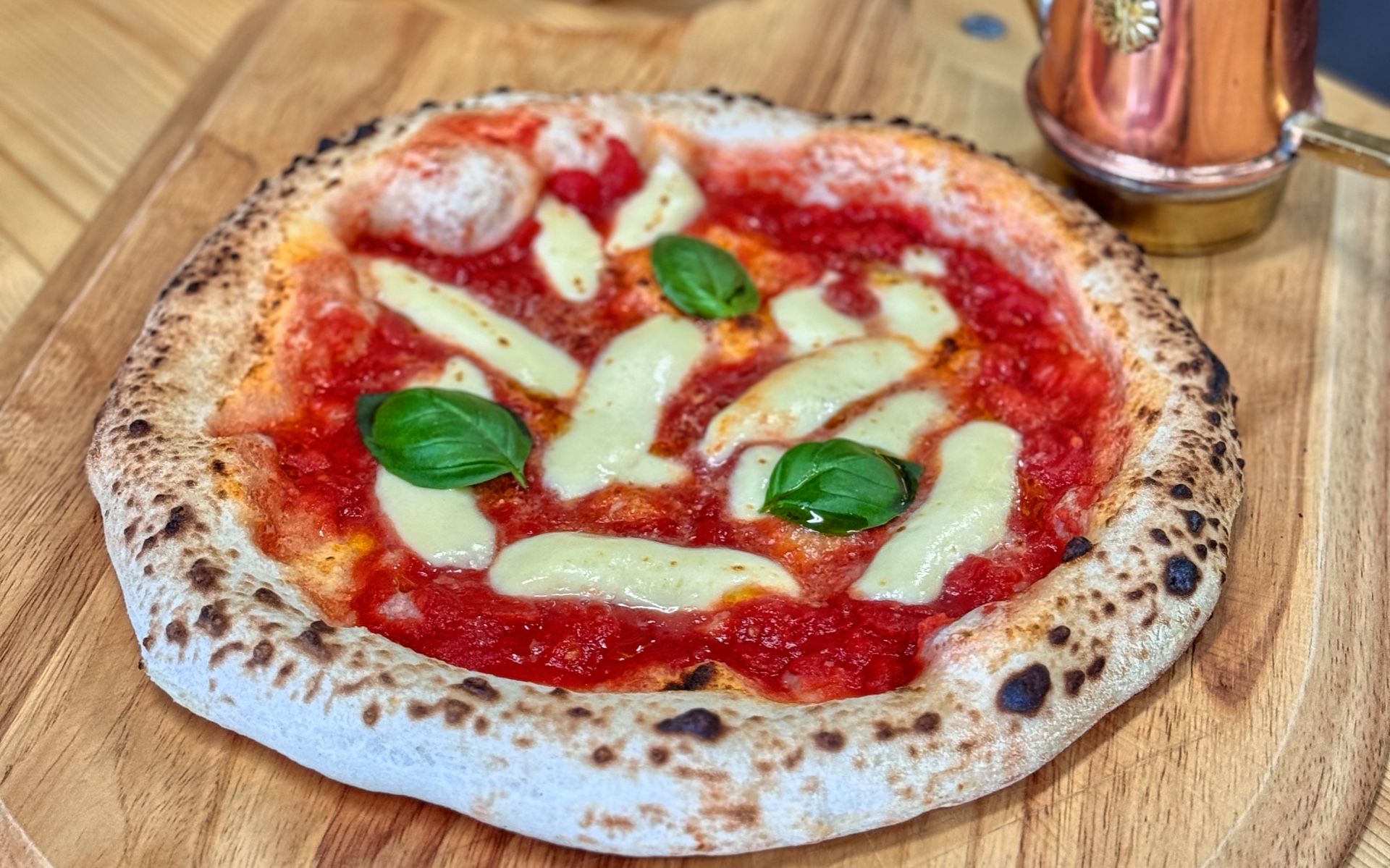 Pizza Margherita Rezept – So gelingt dir die echte neapolitanische Pizza