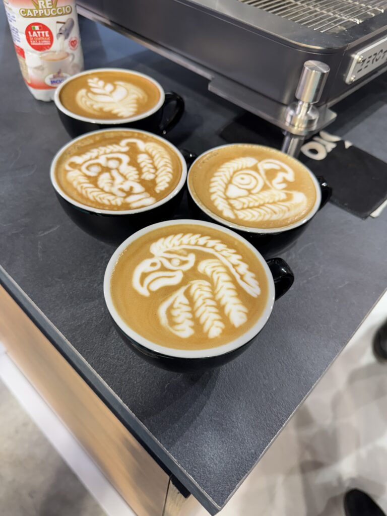 Latte Art auf der Host Milano 2025