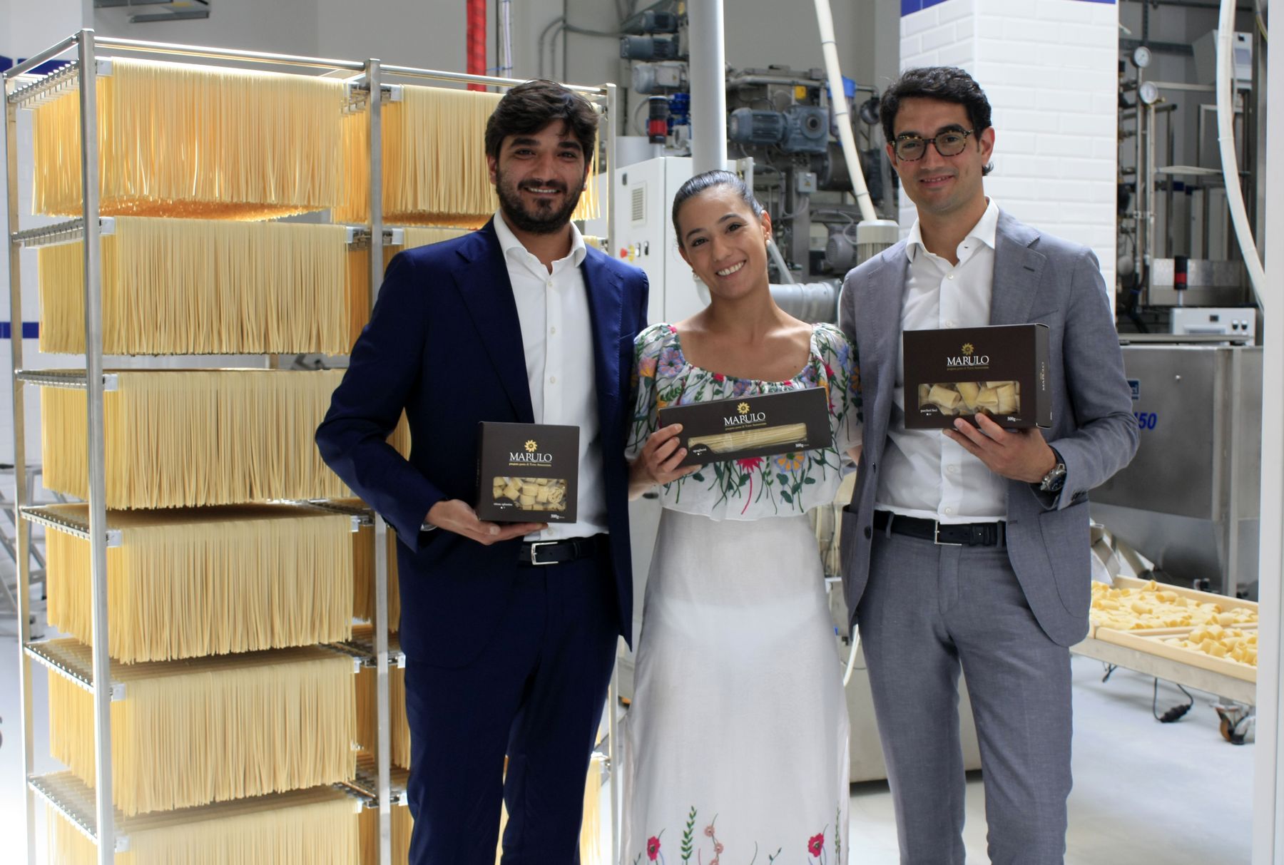 Die Geschwister Marulo: Francesco, Maria Vittoria und Luigi (von links nach rechts) mit ihrer Pasta im Pastificio