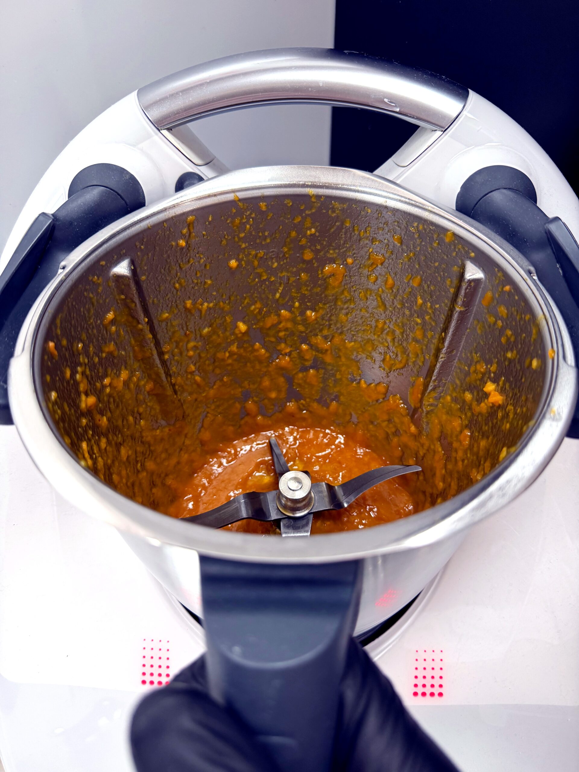 Marillenreduktion im Thermomix, fein püriert