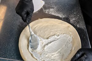 Ricotta-Sauce für Pizza: Base & Finishing